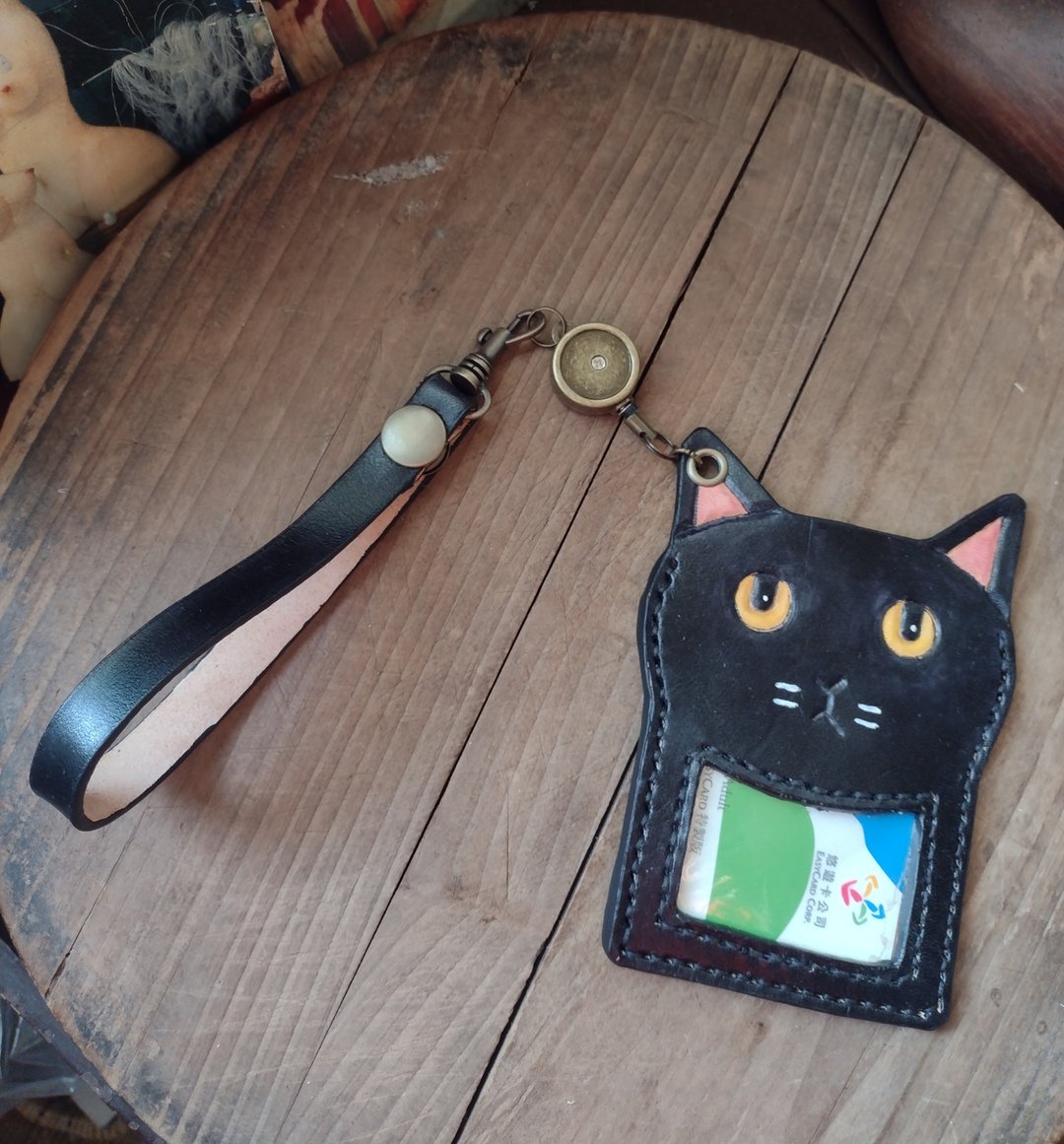 可爱讨喜小黑猫 伸缩式 识别证/悠游卡套/识别证套 - 证件套/卡套 - 真皮 黑色