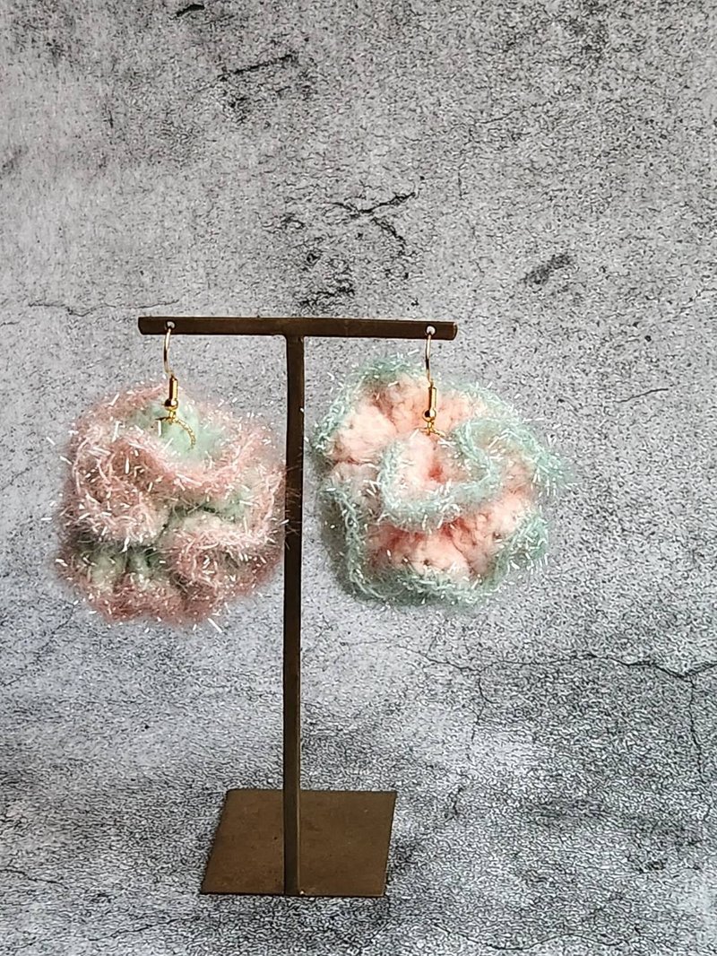 纱线耳环 圆润款 - 耳环/耳夹 - 其他人造纤维 多色