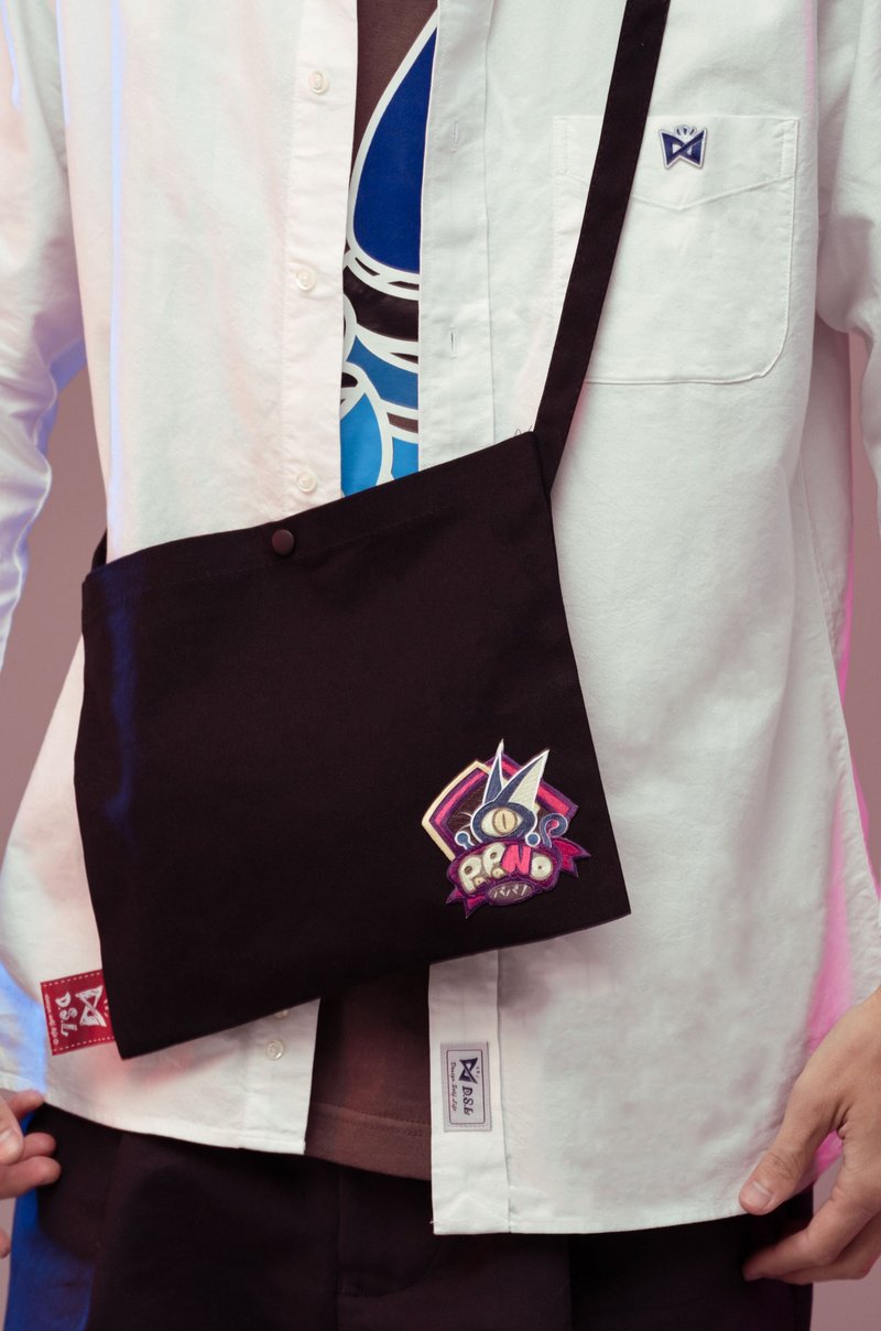 童趣经典侧背Sacoche Bag - 侧背包/斜挎包 - 棉．麻 黑色