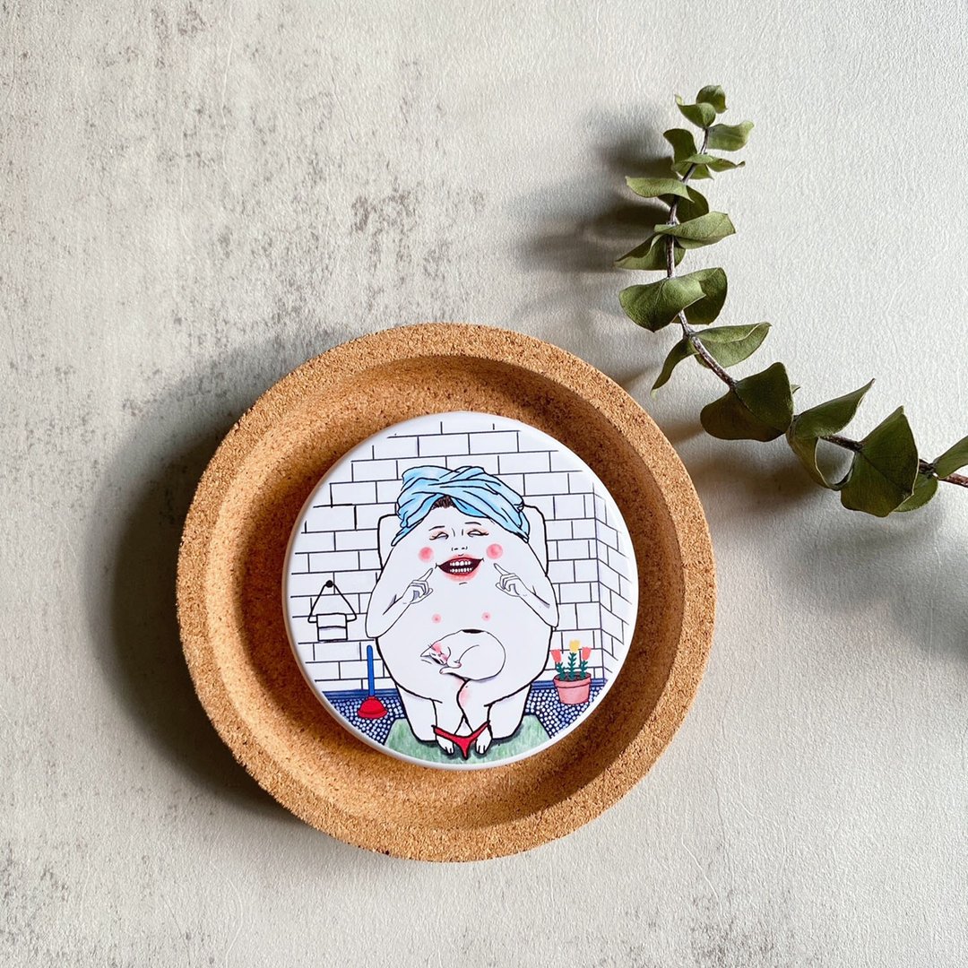 便所小时光 随身化妆圆镜 - 彩妆刷具/镜子/梳子 - 塑料 白色