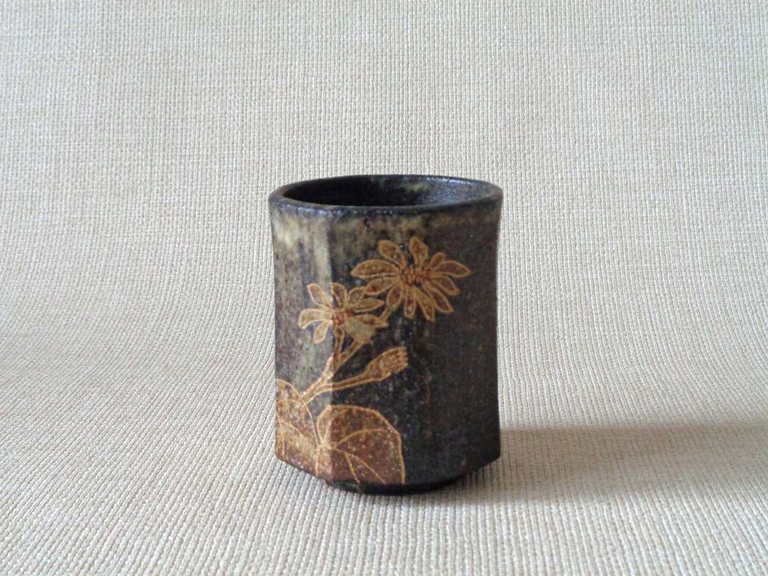 八角汤のみ 金彩つわぶきb - 茶具/茶杯 - 陶 黑色