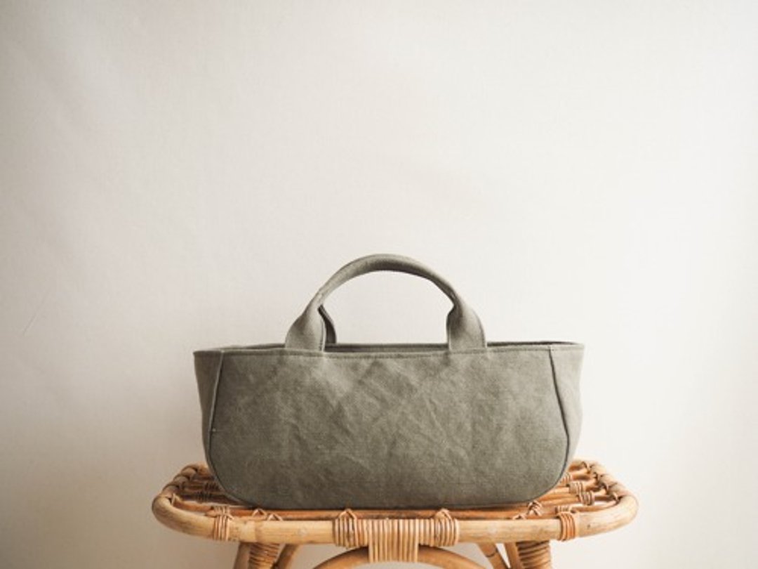 Made-to-order [MILITARY TWILL] Round tote with lid Yokonaga Moss Green - 手提包/手提袋 - 棉 卡其色