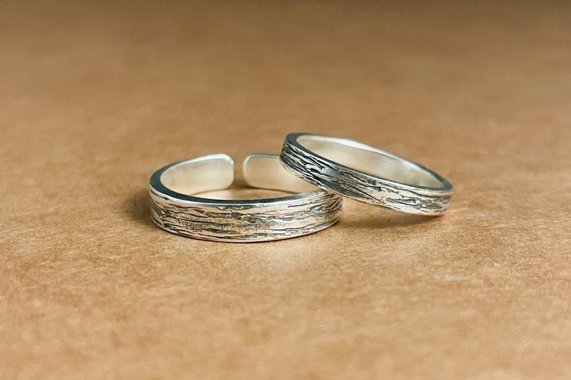 横木纹银戒/纯银戒指/情侣对戒/手作金工/定制化商品 - 戒指 - 纯银 