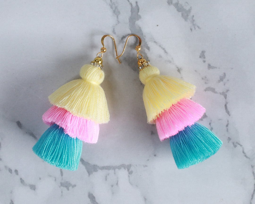 Sweet Colorful Pastel Gradient Bohemian Layered Tassel Dangle Earrings for Woman - 耳环/耳夹 - 棉 多色
