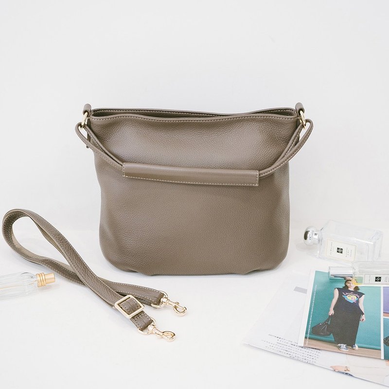 真皮气质肩背包 22329 灰M - 侧背包/斜挎包 - 真皮 银色