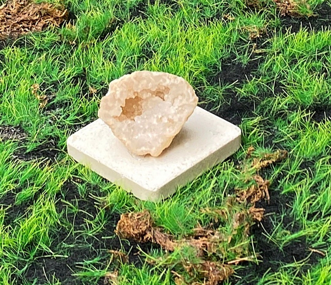 能量摆饰-天然原矿晶莹剔透招财玛瑙白晶洞 招财开运 快速出货 - 摆饰 - 水晶 多色