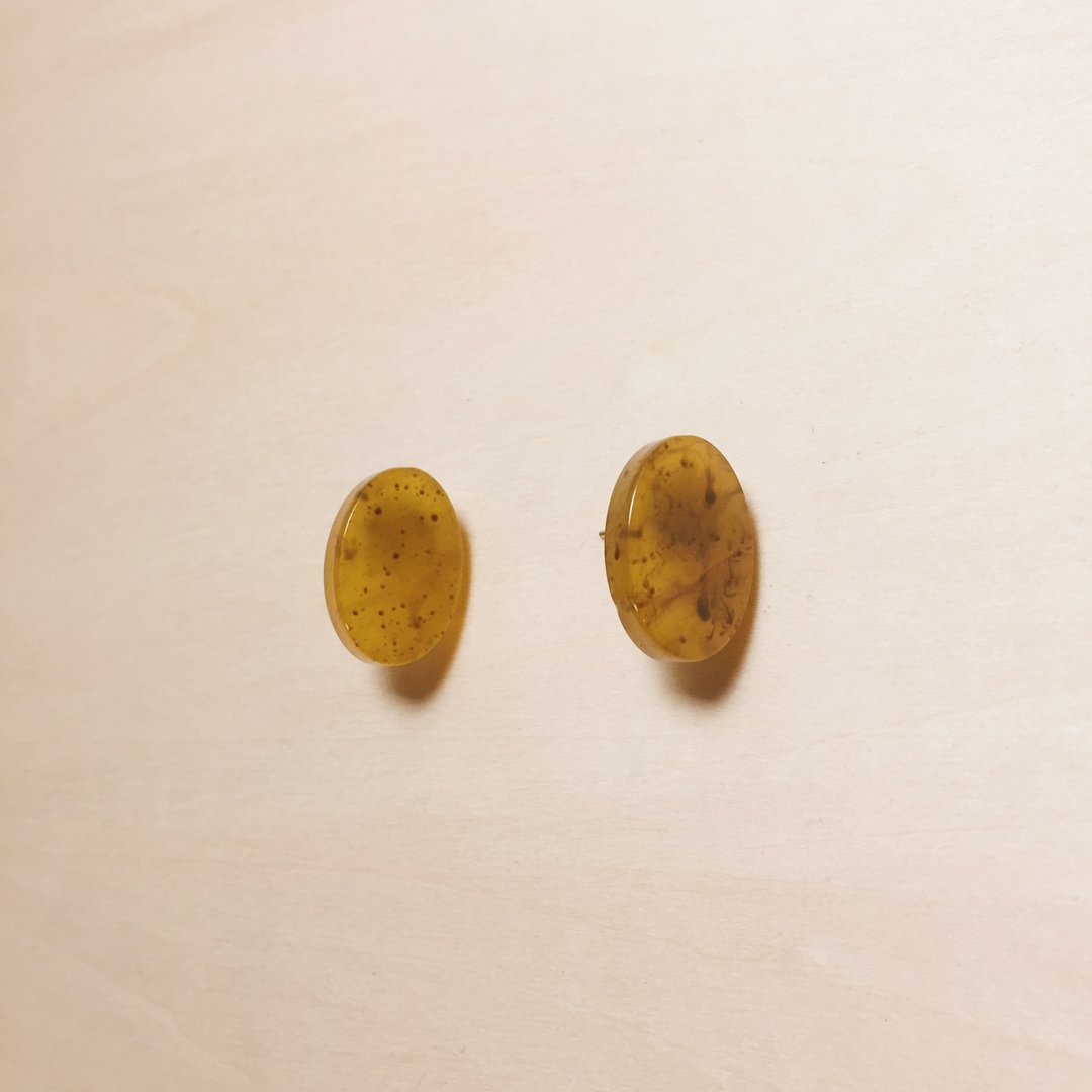 复古雕琥珀蜉蝣亮面椭圆耳环 - 耳环/耳夹 - 树脂 橘色