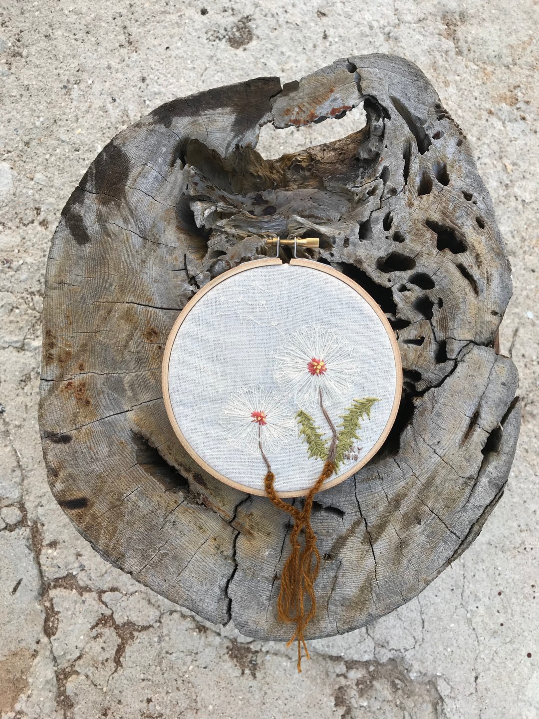 The Dandelion Dream Embroidered 蒲公英之梦刺绣摆饰 - 摆饰 - 绣线 白色