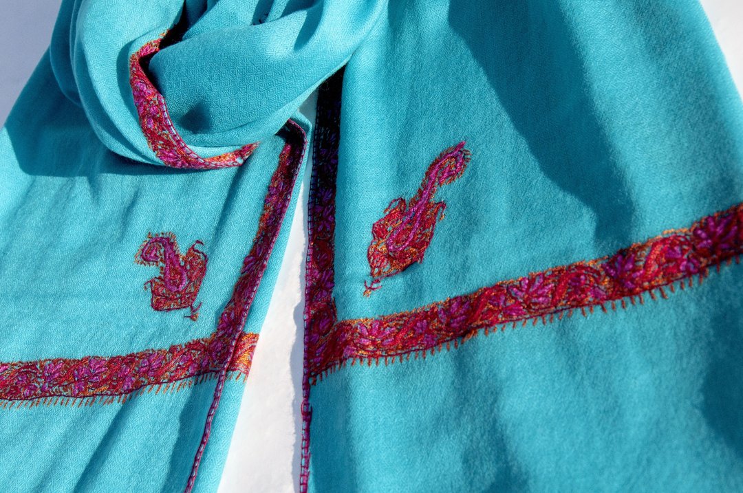 喀什米尔Cashmere 刺绣羊绒围巾 纯羊毛围巾披巾 戒指绒披肩-花朵 - 围巾/披肩 - 羊毛 多色