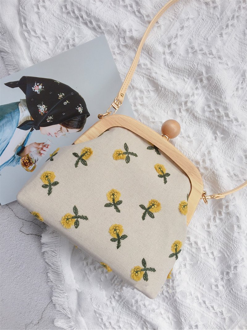 手工制作 黄色系刺绣小花 雏菊女生口金斜挎单肩包女生礼物 - 侧背包/斜挎包 - 棉．麻 黄色
