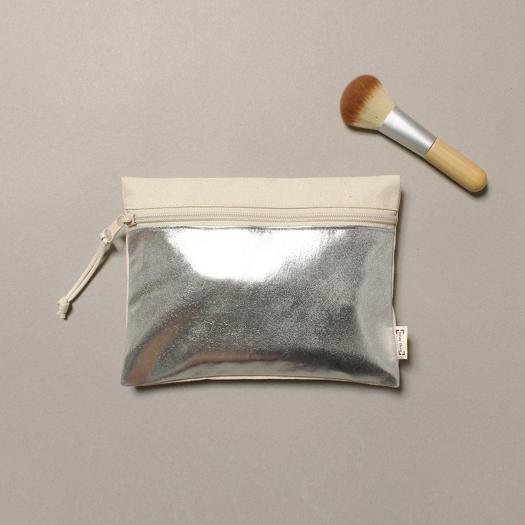 闪耀银 LayBag 瞌睡包 化妆小物收纳包 - 手拿包 - 棉 银色