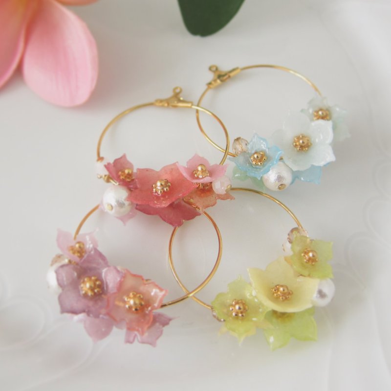 Hoop earrings with lots of colorful flowers - 耳环/耳夹 - 粘土 粉红色