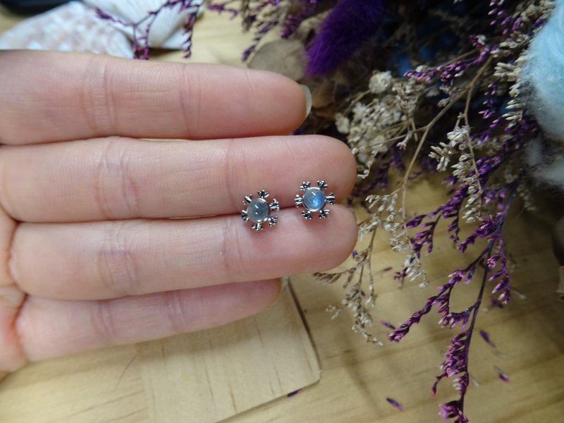 特价噜~雪花 拉长石耳钉 925银针 - 耳环/耳夹 - 水晶 蓝色