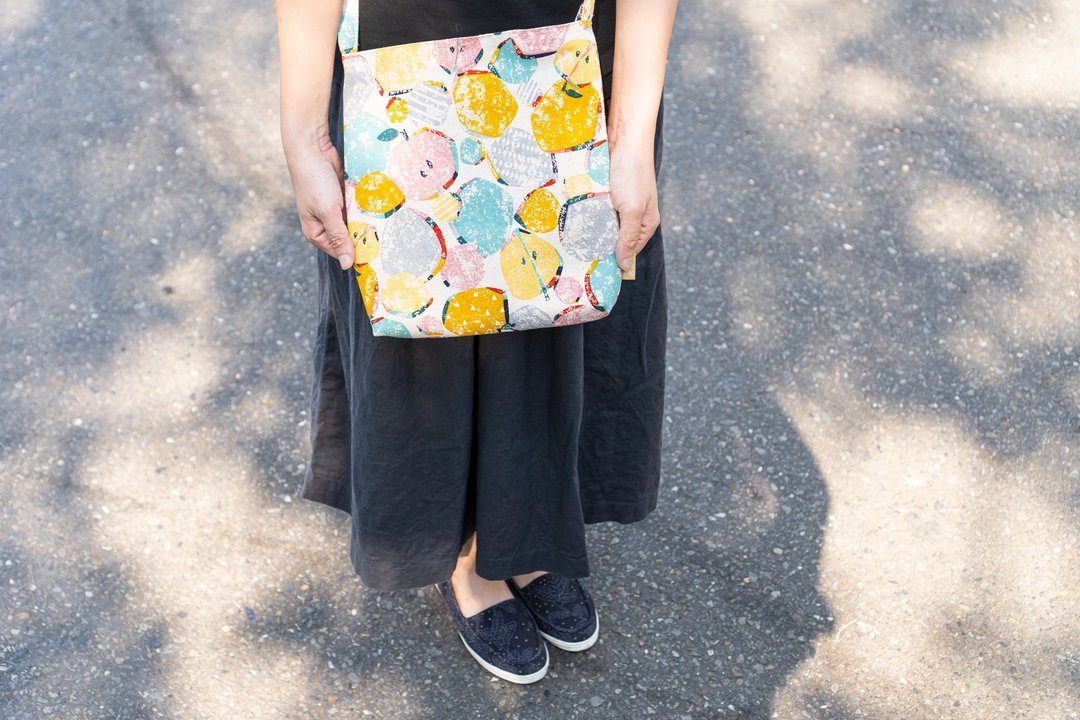 小花针线房 | 送礼No.1.春苹果の滋味.侧背大吐司包.有拉链斜背包 - 侧背包/斜挎包 - 棉．麻 黄色