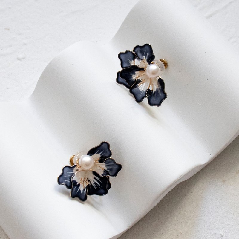 【深海蓝】 蝶の花。水晶花天然珍珠 耳环 - 耳环/耳夹 - 树脂 蓝色
