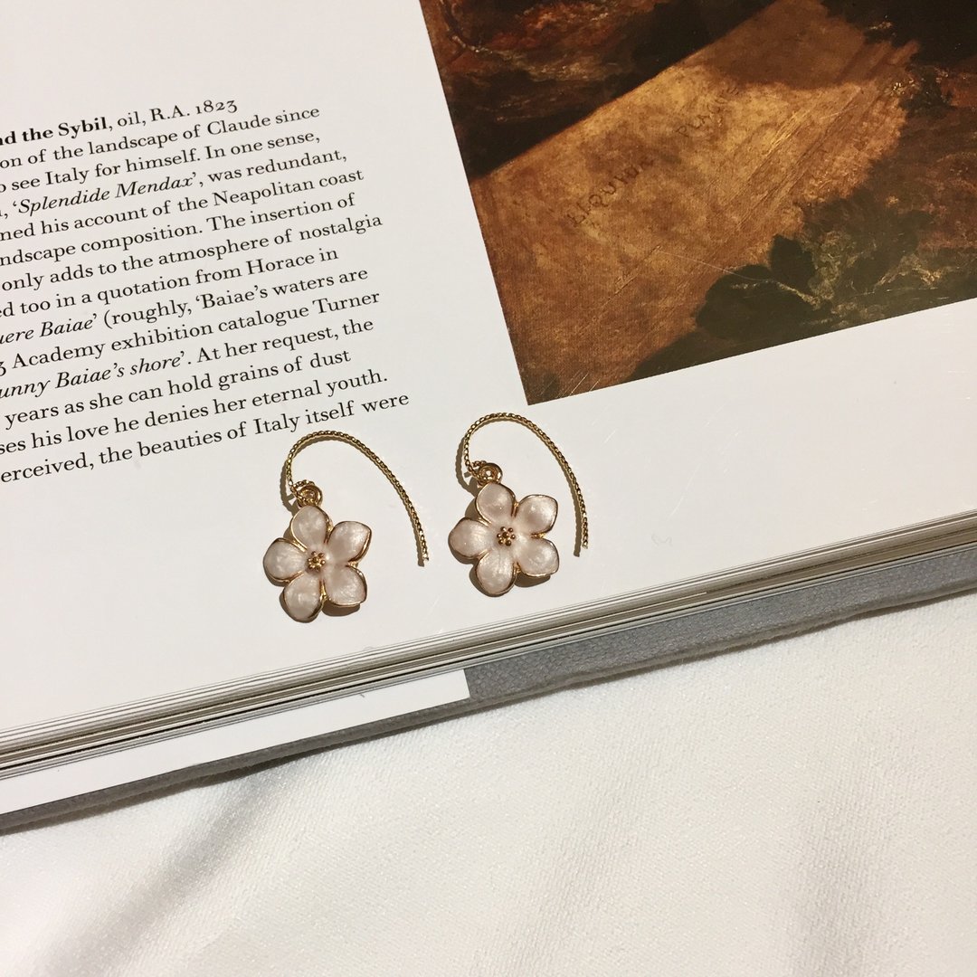 14KGF 14K包金 白樱花耳勾耳环 - 耳环/耳夹 - 其他金属 白色