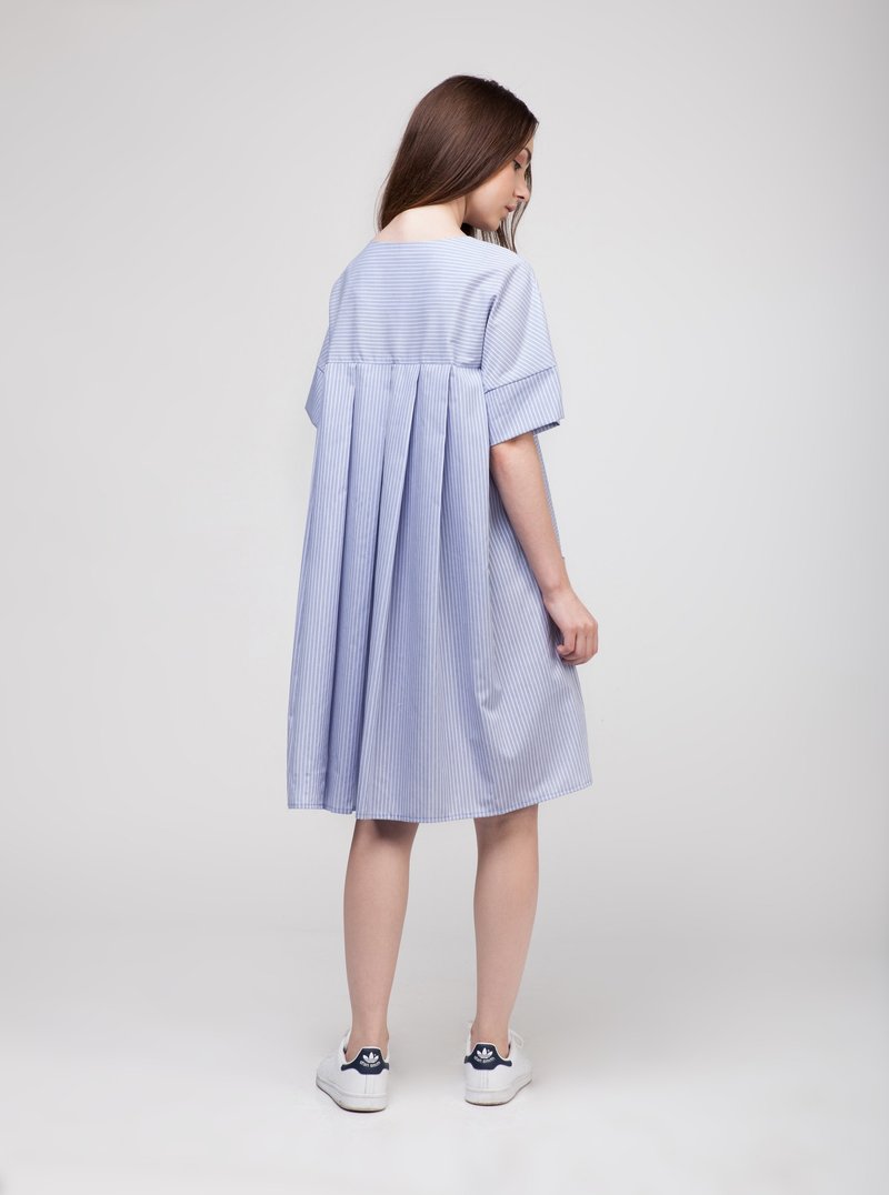 Stripes Back Pleated Japanese Cotton Dress - 洋装/连衣裙 - 棉．麻 蓝色