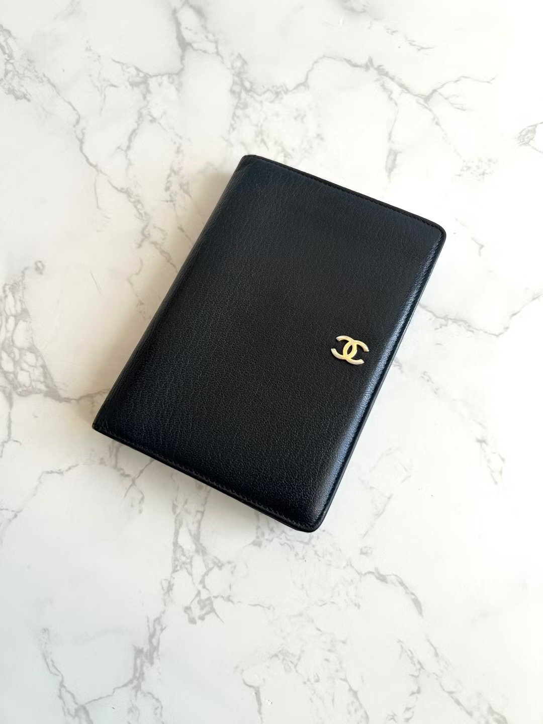Chanel 黑色金扣两用皮夹护照套 中短夹 旅行钱包 二手包 中古包 - 皮夹/钱包 - 真皮 黑色