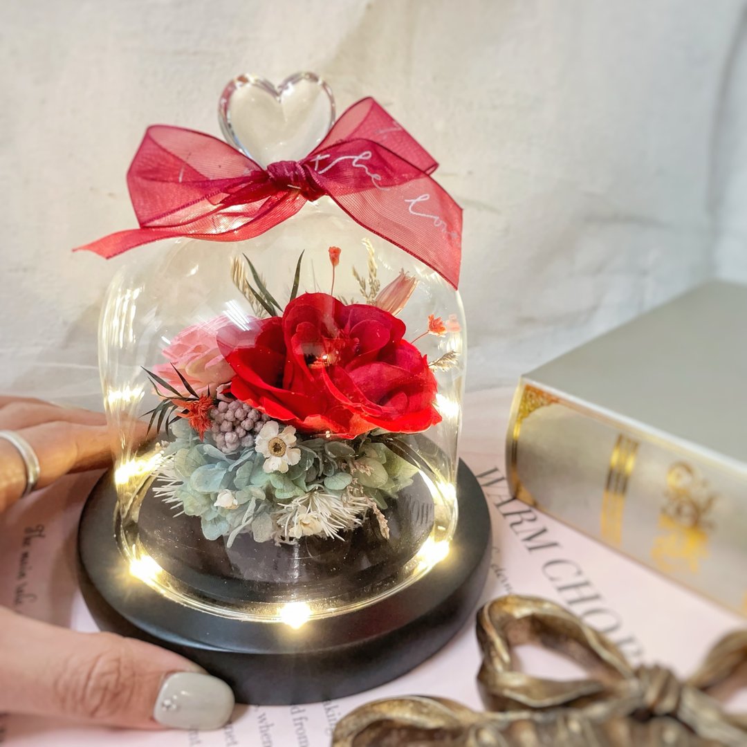 心系于妳 爱心永生花玻璃盅罩LED花盅 情人节礼物 母亲节礼物 - 干燥花/捧花 - 植物．花 多色