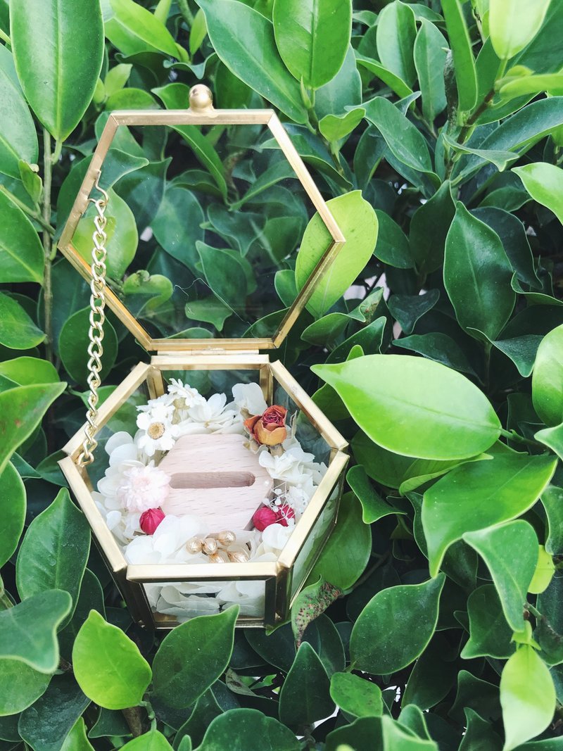 不凋花/绣球/婚礼/求婚/戒指盒/单戒台 - 干燥花/捧花 - 其他金属 