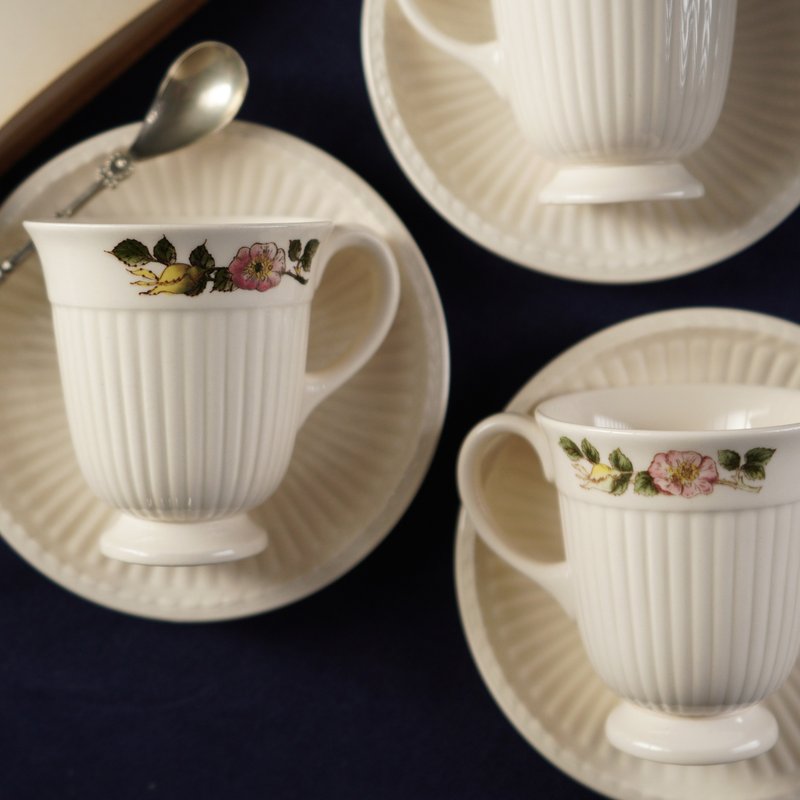 英国Wedgwood 'Briar Rose蔷薇'系列高脚杯/茶杯/咖啡杯组 - 咖啡杯/马克杯 - 陶 多色