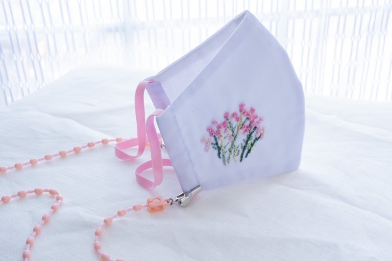 California Rose Flower Embroidery Mask Kit and Rose Chain Mask Life is a comfortable and enjoyable experience. - 口罩 - 绣线 粉红色