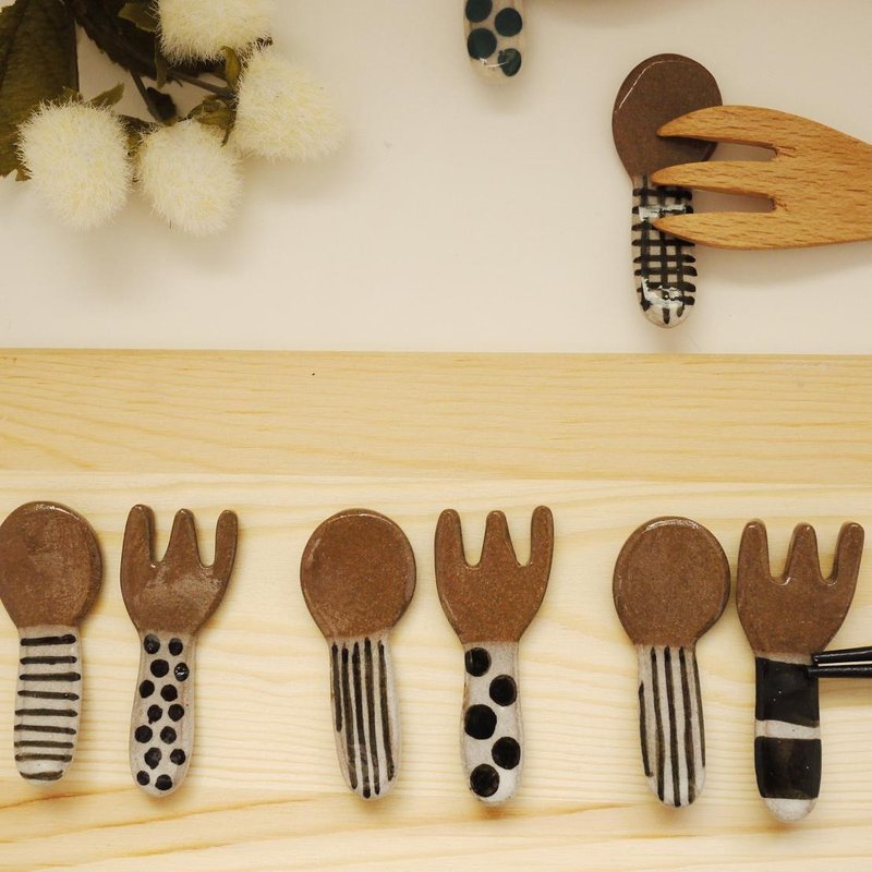 Spoon and fork chopstick rest [black] / spoon and fork Cutlery rest [black] - 筷子/筷架 - 陶 黑色