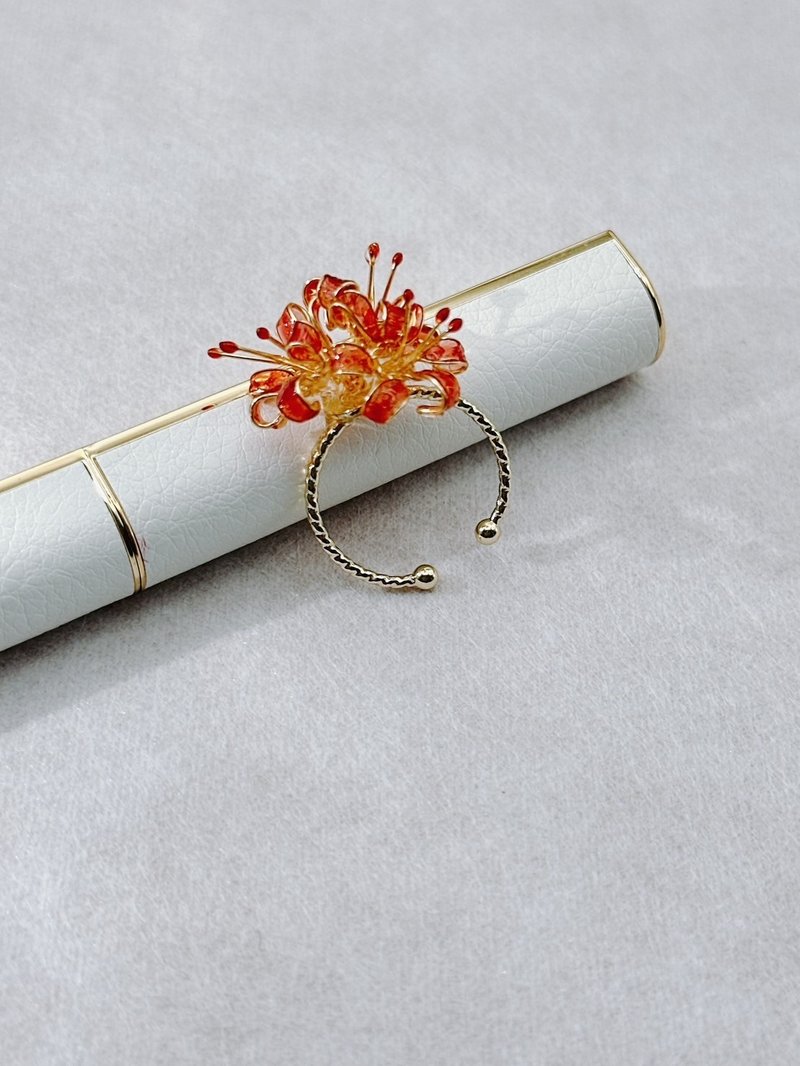 花开彼岸/ 手作水晶花饰品 - 戒指 - 树脂 