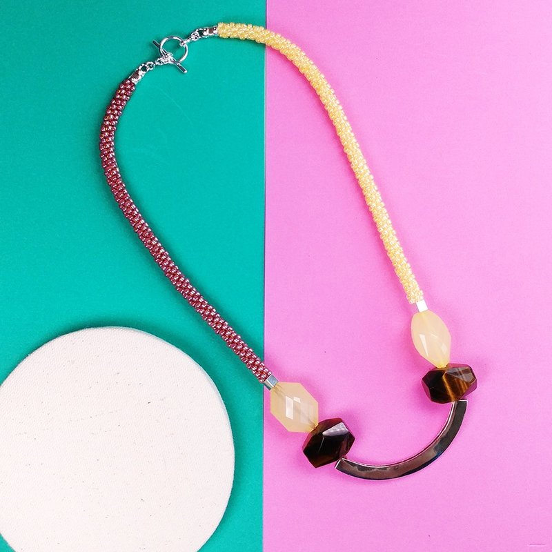 Say Cheese! 蜂蜜色颈链 / 全人手编织 - 颈链 - 其他金属 咖啡色