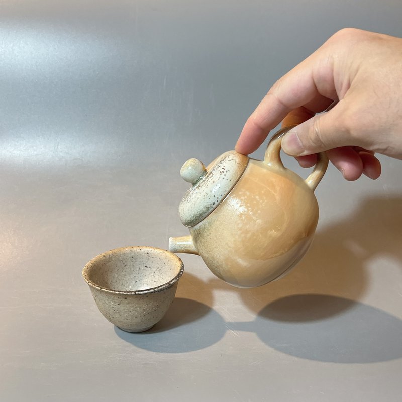 柴烧瓷土重落灰正把茶壶  / 小平凡手作 - 茶具/茶杯 - 陶 