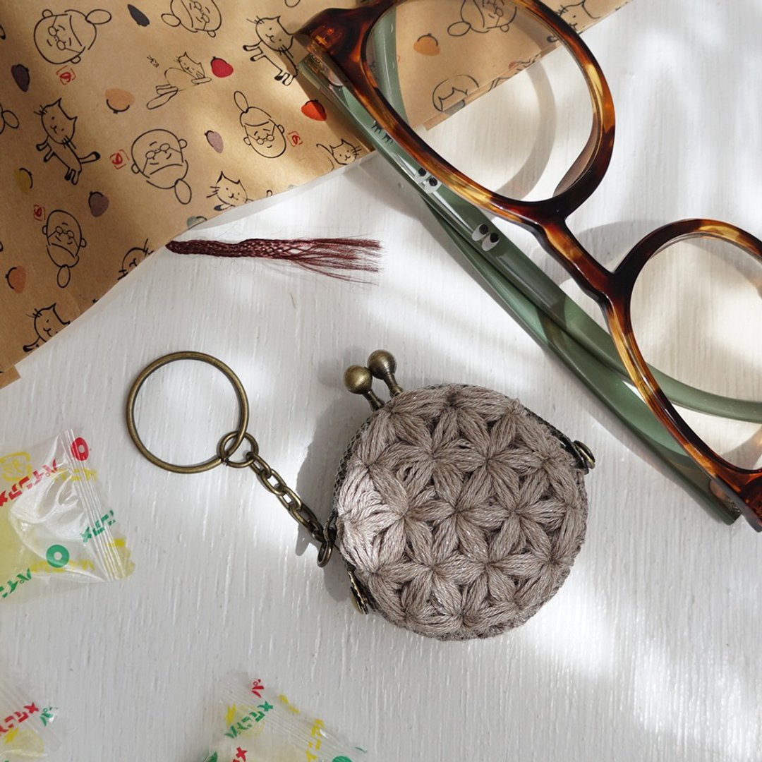 Ba-ba handmade Jasmine Stitch crochet coinpurse No.C1607 - 零钱包 - 其他材质 咖啡色
