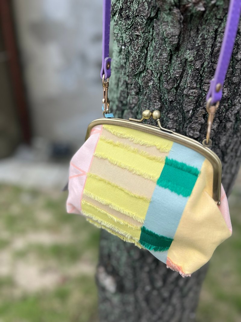 以日本传统布料制成的口金包 - 侧背包/斜挎包 - 棉．麻 多色