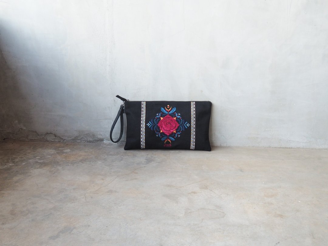 Hoola Rose Clutch (Black) - 手提包/手提袋 - 其他材质 黑色