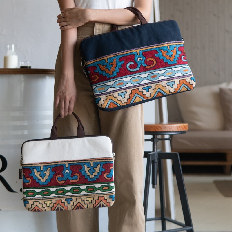 羊毛手工刺绣电脑包－ 咖啡花园 - 电脑包 - 羊毛 多色