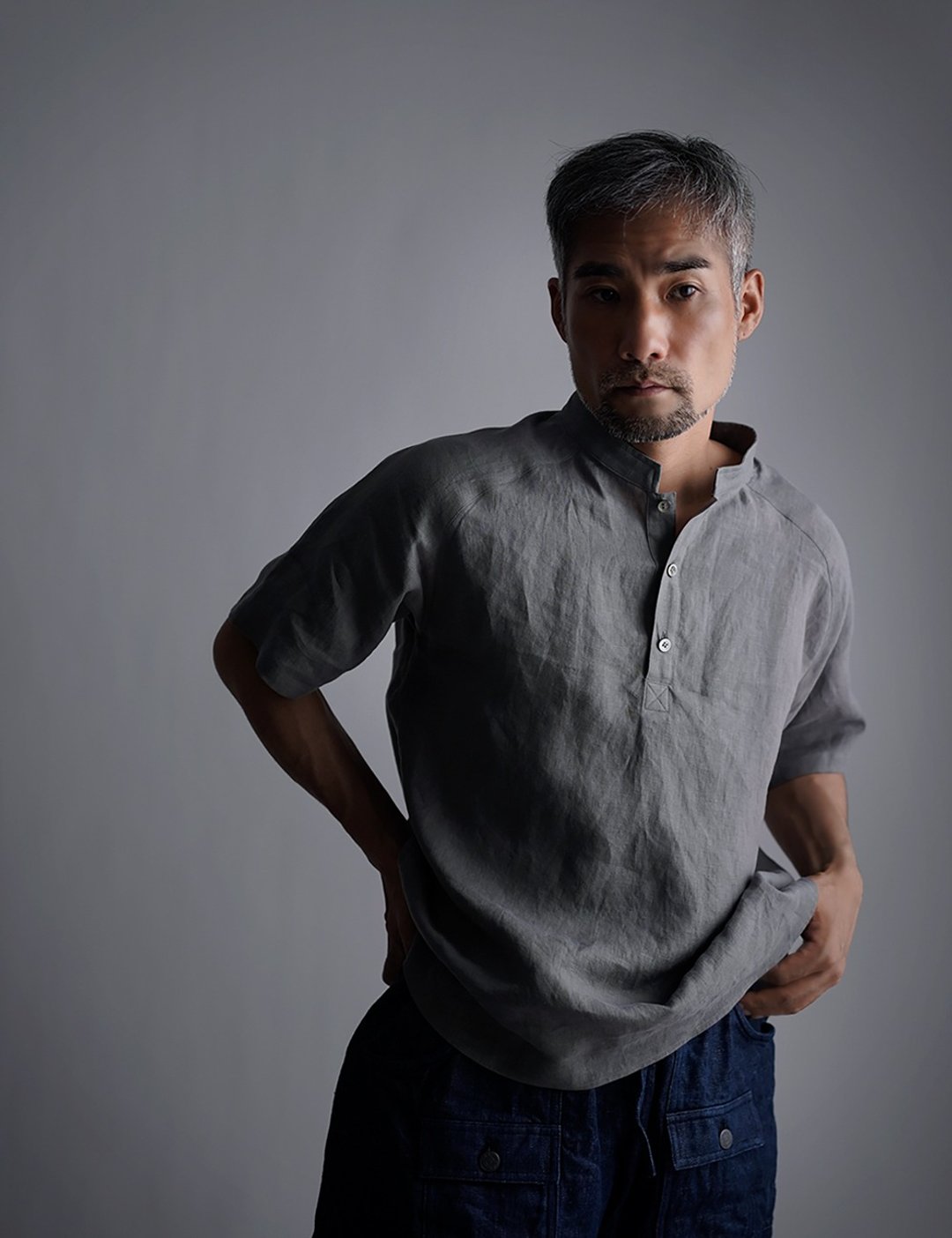 wafu --Ama 襯 衫 Light Linen Shirt Standing Collar Top / Iron t038k-nib1 - 女装 T 恤 - 亚麻 灰色
