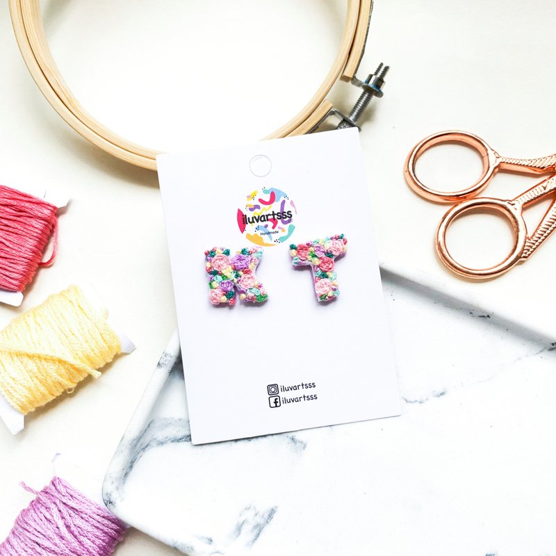 字母花花刺绣耳环 - 耳环/耳夹 - 绣线 
