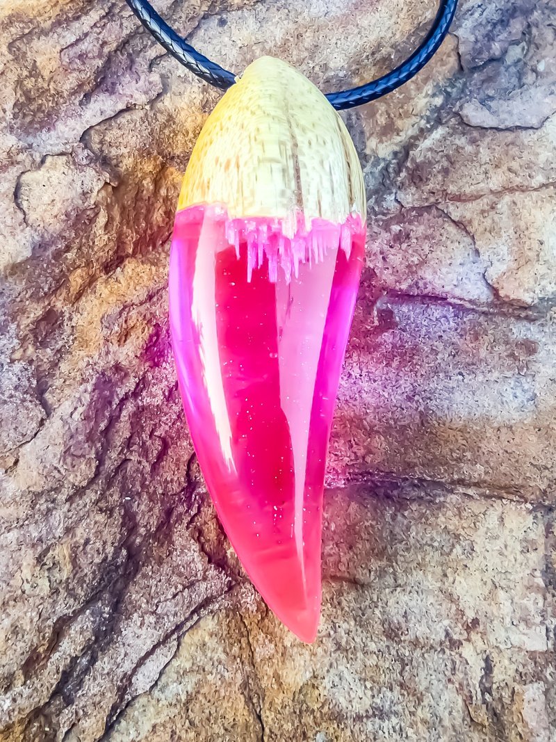 暗狼帝牙挂件 - 项链 - 树脂 紫色