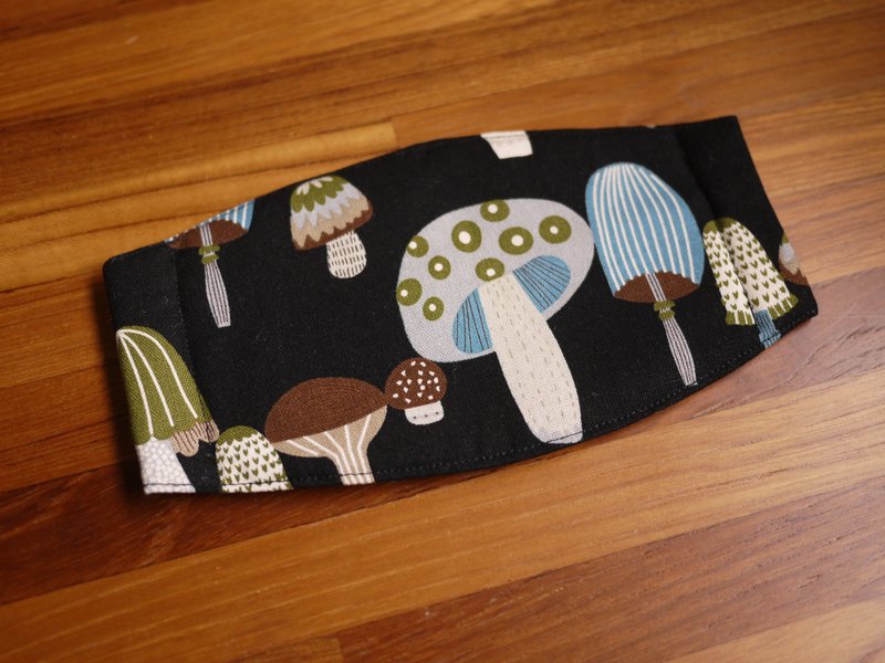 手作订制=日常必备小物=手作口罩=菇菇森林=黑 - 口罩 - 棉．麻 黑色