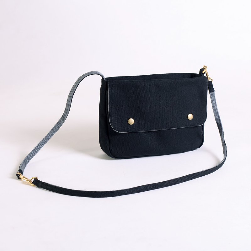 多功能收纳随身小包-黑色 - 侧背包/斜挎包 - 棉．麻 黑色