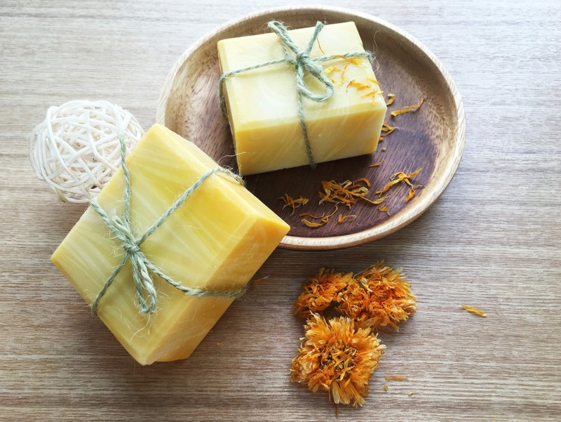 金盏花蚕丝修护皂 - 沐浴用品 - 植物．花 黄色