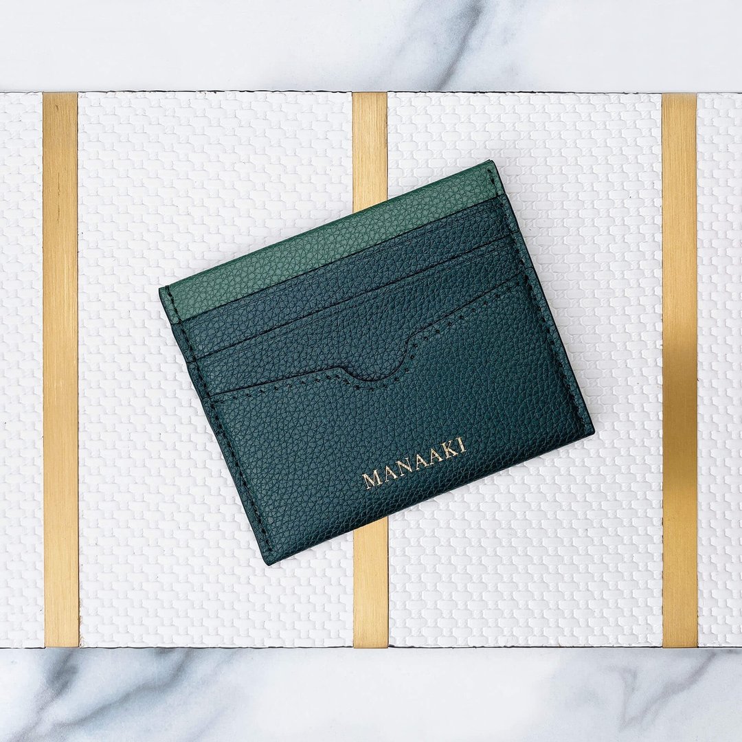 【MANAAKI】半月皮革卡片套(6卡位) 名片夹 小钱包 钱夹 - 名片夹/名片盒 - 环保材料 绿色