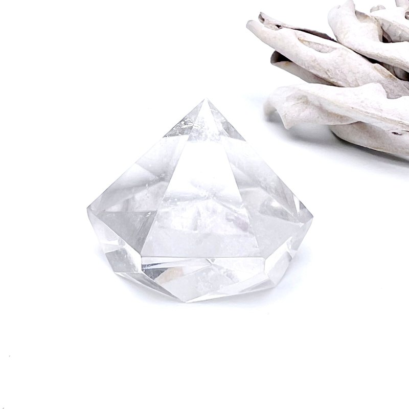 蕴光。摆件 疗愈 招财 净化 全脉轮 l 白水晶钻石 有天然棉絮 l - 摆饰 - 水晶 白色