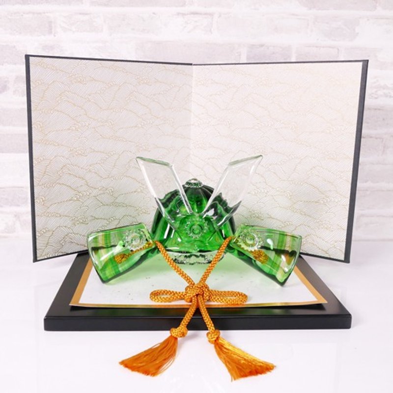 One-of-a-kind glass helmet (fresh green green) Design that suits both Japanese and Western styles, with cosmetic box: Boy's Festival - 摆饰 - 玻璃 