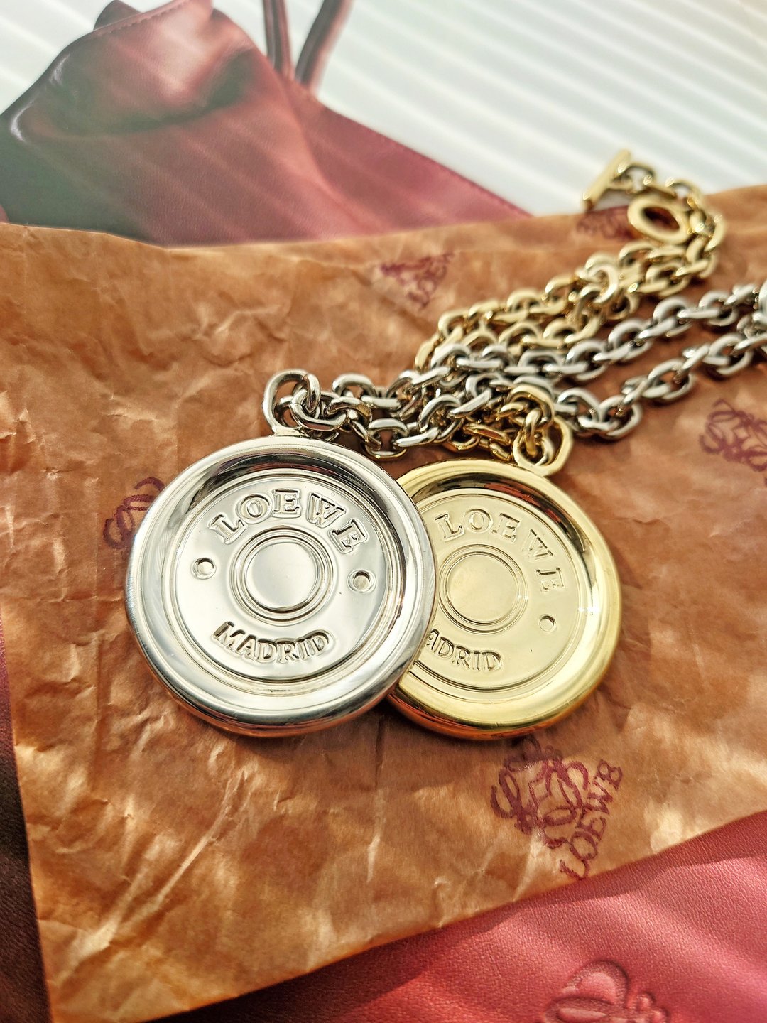 未使用品 LOEWE 火漆蜡章款金属 包包挂饰挂件锁匙扣钥匙圈车匙圈 - 钥匙链/钥匙包 - 铝合金 金色