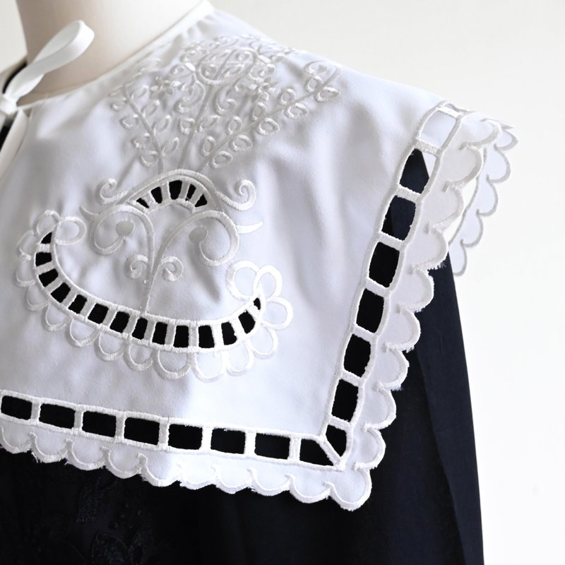 【蛋植物】精工刺绣镂空雕花披肩假领片 - 领结/领巾 - 其他人造纤维 白色