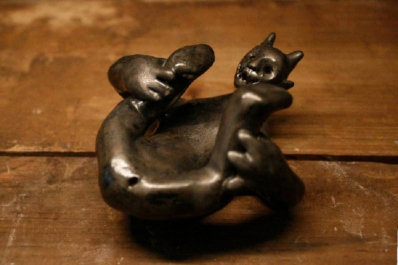 渴求温柔的恶魔 (陶偶 香插 收藏品 艺术 ) - 玩偶/公仔 - 陶 黑色