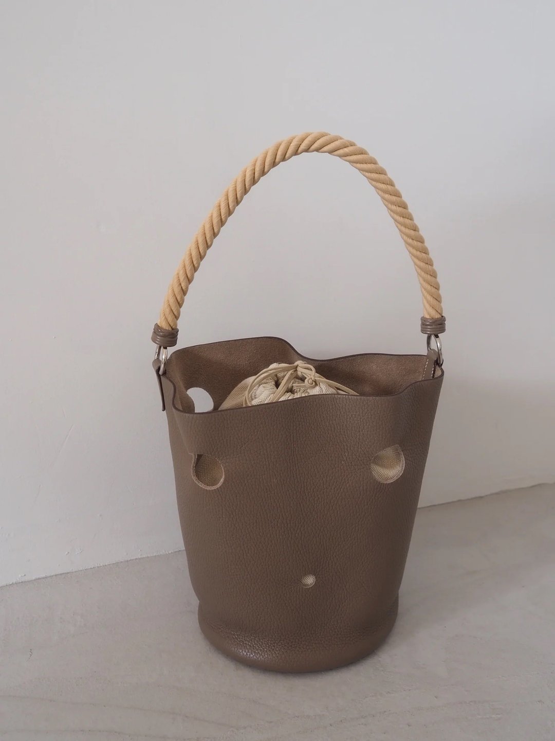 HERMES Mangeoire GM 肩背包 爱马仕 曼乔瓦尔 GM 包 灰褐色 米色 古董包 - 侧背包/斜挎包 - 真皮 咖啡色