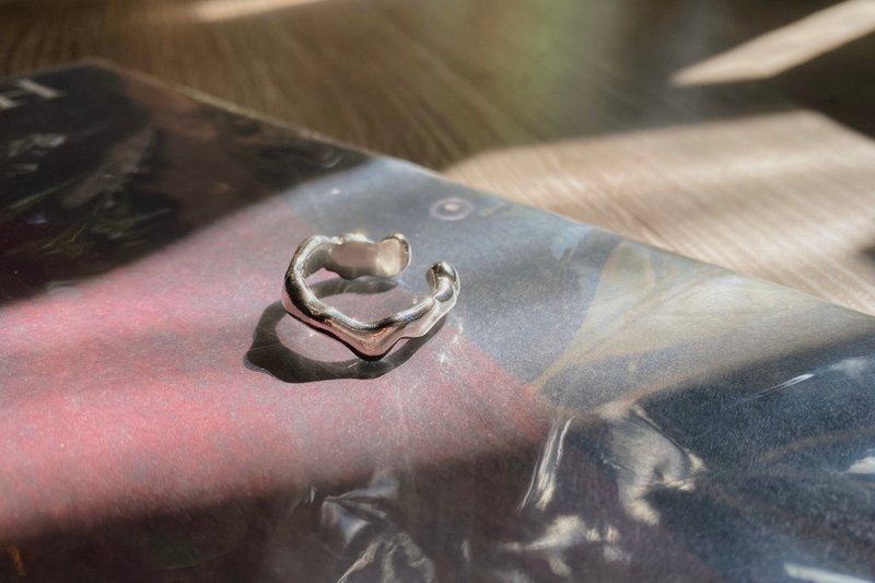 Gravity Ring 地心引力 - 戒指 - 纯银 银色