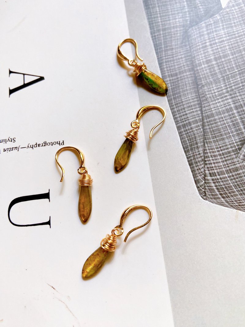 捷克火烧珠//垂坠耳环//日常//小礼物 - 耳环/耳夹 - 树脂 绿色