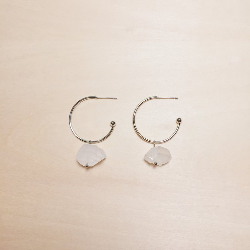 复古磨砂白水晶大C耳环 - 耳环/耳夹 - 水晶 白色